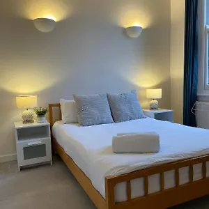  Apartment Spacious 2 Bedroom With Garden United Kingdom